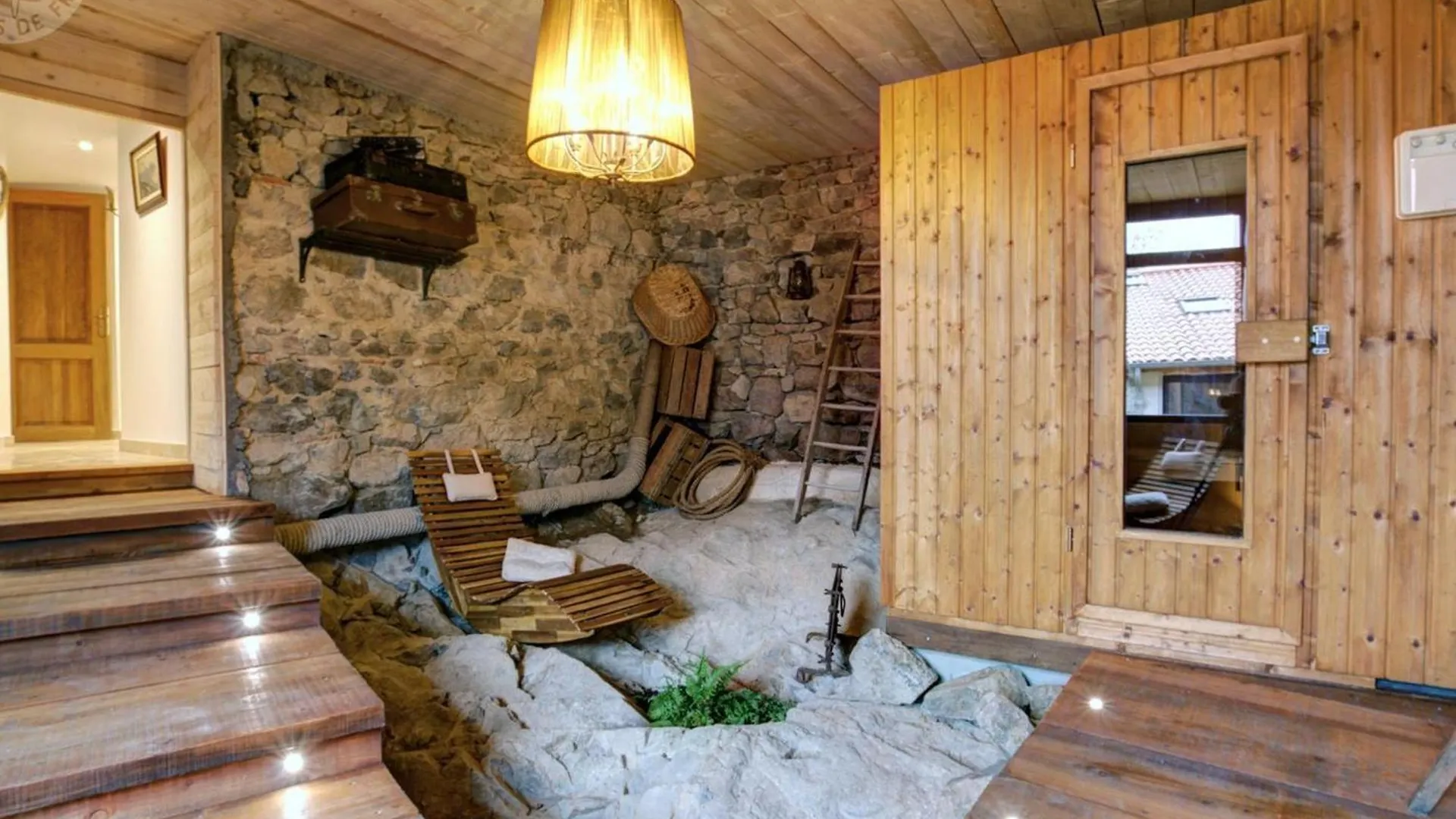 Gite De Charme Avec Piscine, Spa Et Sauna, 5 Chambres, Jardin Prive Et Equipements Modernes - Fr-1-496-311 Lure  Lure (Loire)